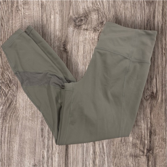 Athleta Pants - Athleta V-Mesh Leg Workout Leggings Size Medium